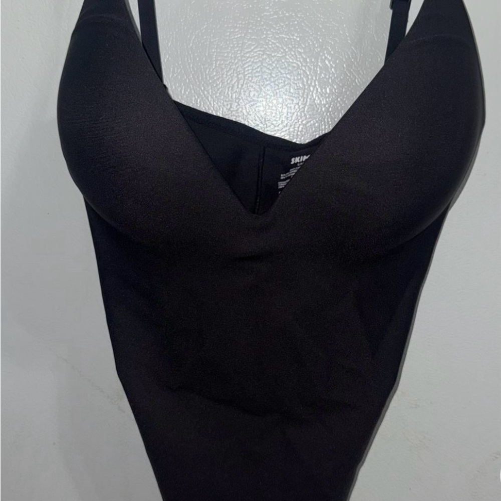 SKIMS Black super push-up V-Neck Bodysuit